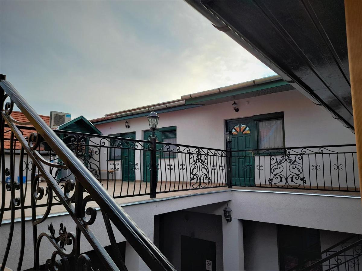 Szécsény Barsony Vendeglo Es Panzio B&B 외부 사진